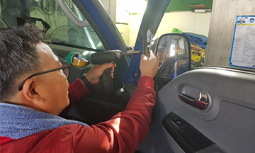 백미러 수리 작업01