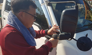 백미러 수리 작업02